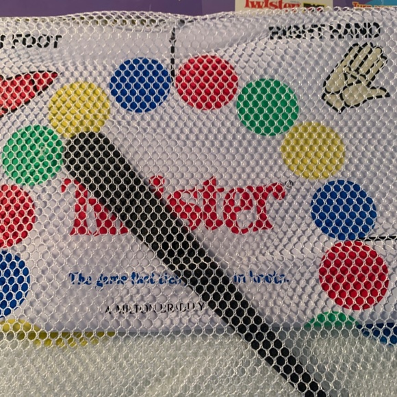 NWT 2004 Hasbro TWISTER GAME BEACH TOWEL - Unused - in original packaging - Picture 4 of 8